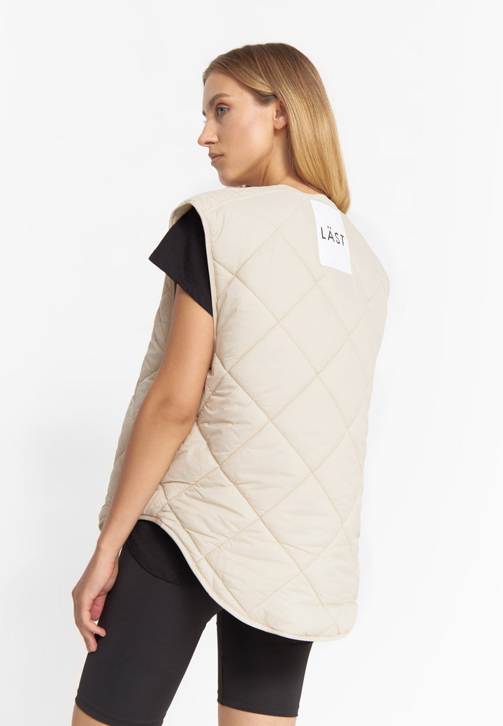 LÄST Quilted Waistcoat - Beige Jackets Beige