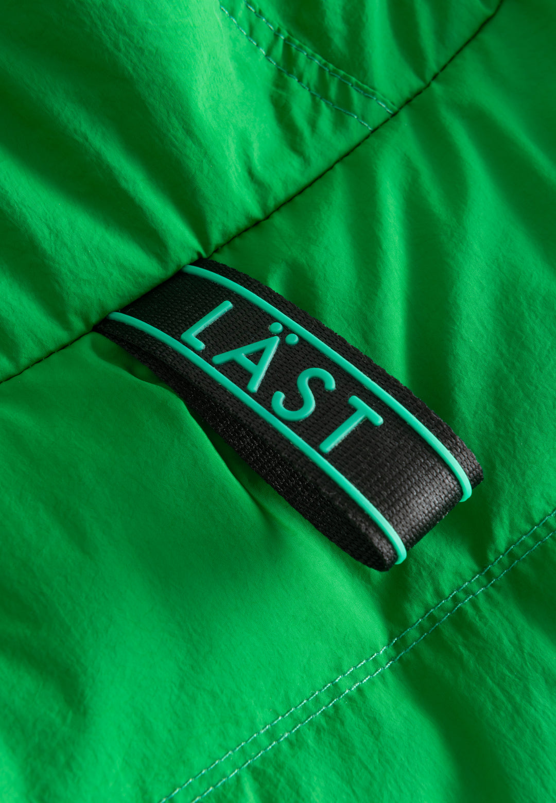 LÄST Short Hooded Puffer Jacket - Green Jackets Green