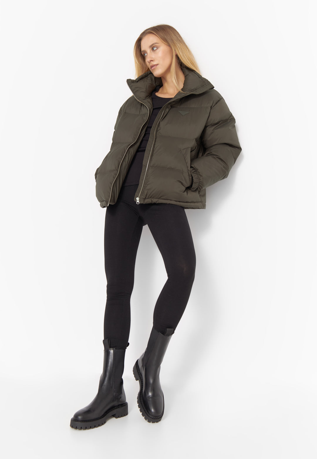 LÄST Short Puffer Jacket Black Olive Jackets Black Olive